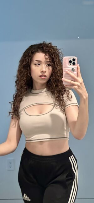 Pokimane Pokimanelol Pokinaneonlyfan Nude Leaks Onlyfans Page