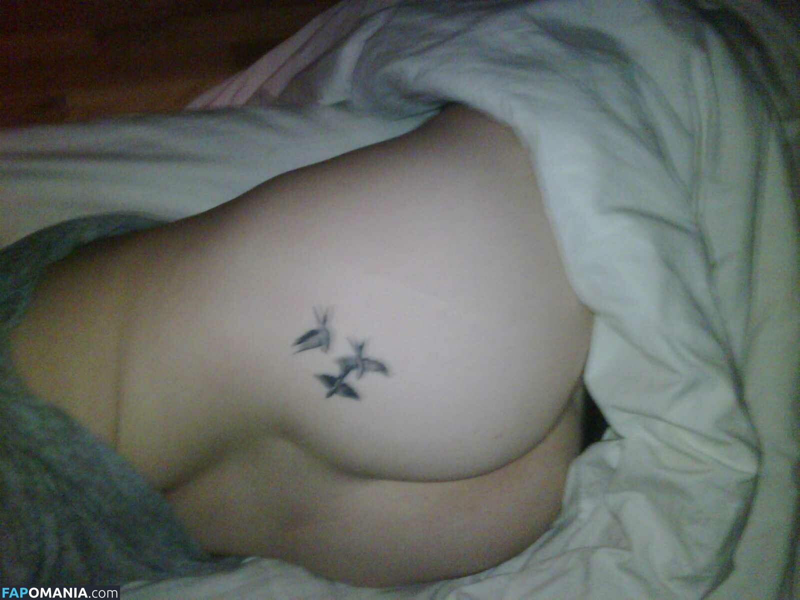 Abby Elliott Nude Leaked Photo #11