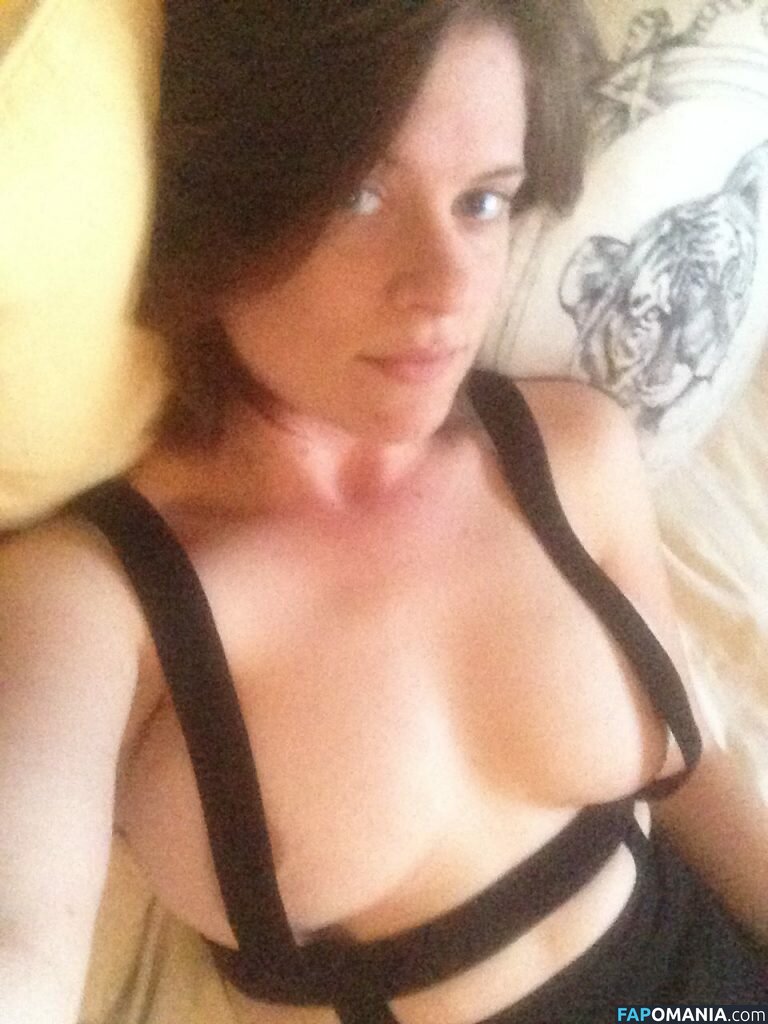 Allie Goertz Nude Leaked Photo #1
