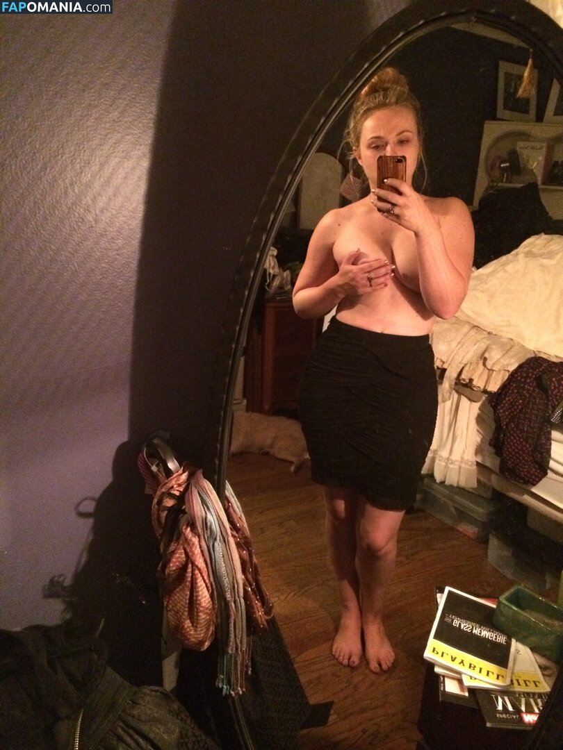 Amanda Fuller Nude Leaked Photo #4