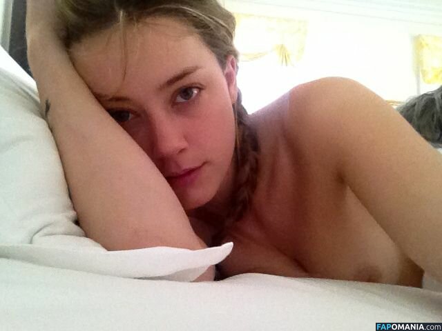 Amber Heard Nude Leaked Photo #11