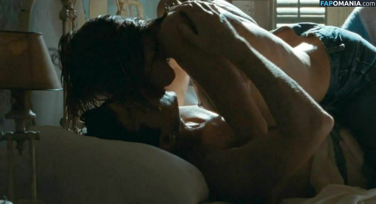 Amber Heard Nude Leaked Photo #44