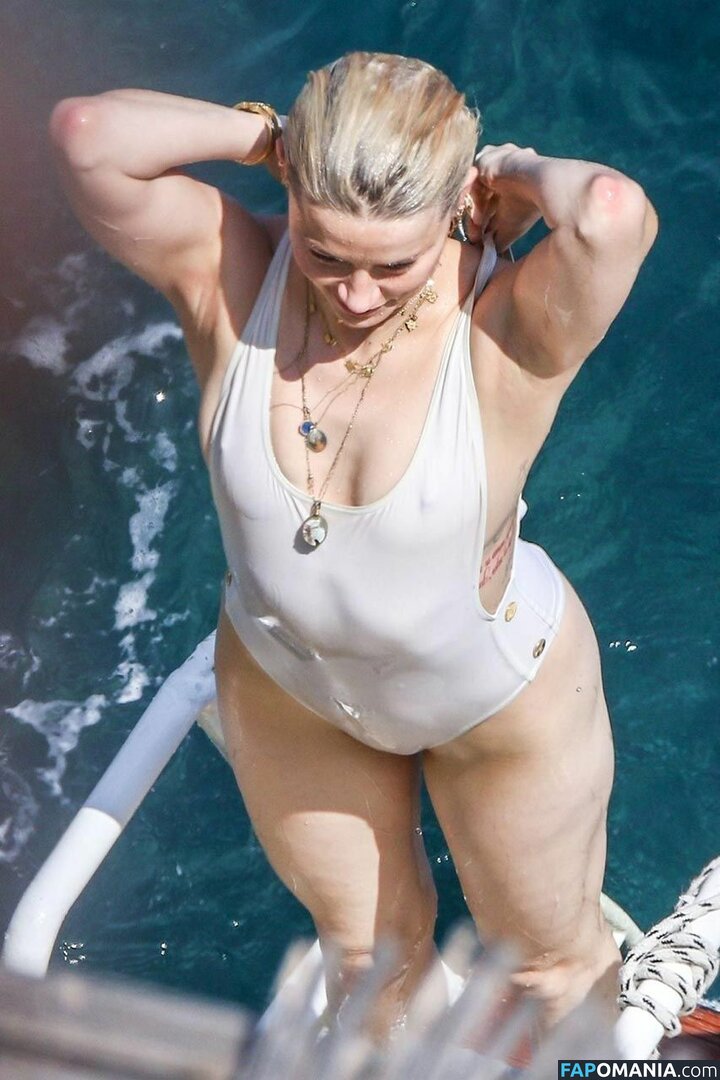 Amber Heard Nude Leaked Photo #146