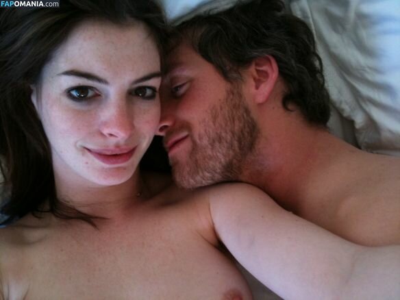 Anne Hathaway Nude Leaked Photo #7