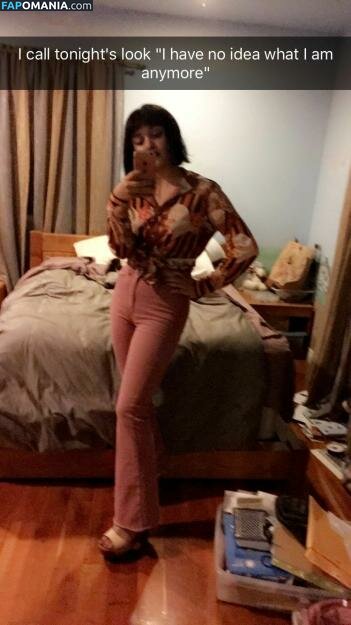 Ariela Barer Nude Leaked Photo #16