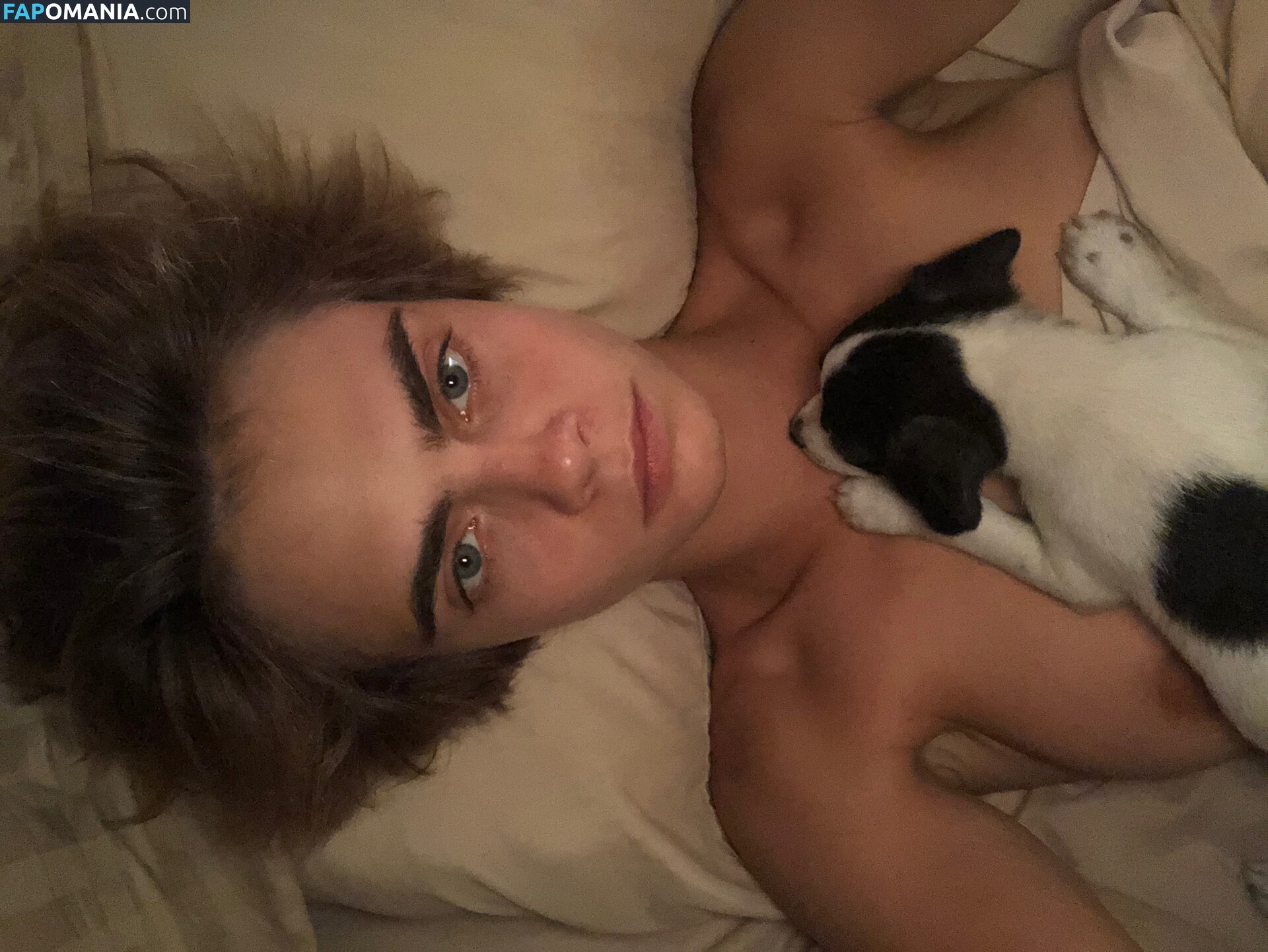 Ashley Benson And Cara Delevingne Nude Leaked Photo #36