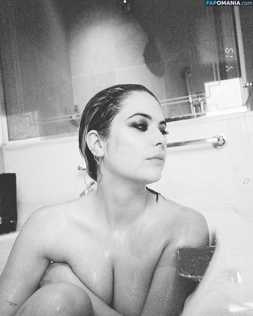 Ashley Benson And Cara Delevingne Nude Leaked Photo #37