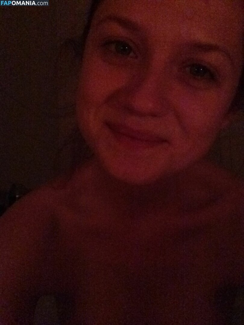 Bonnie Wright Nude Leaked Photo #18