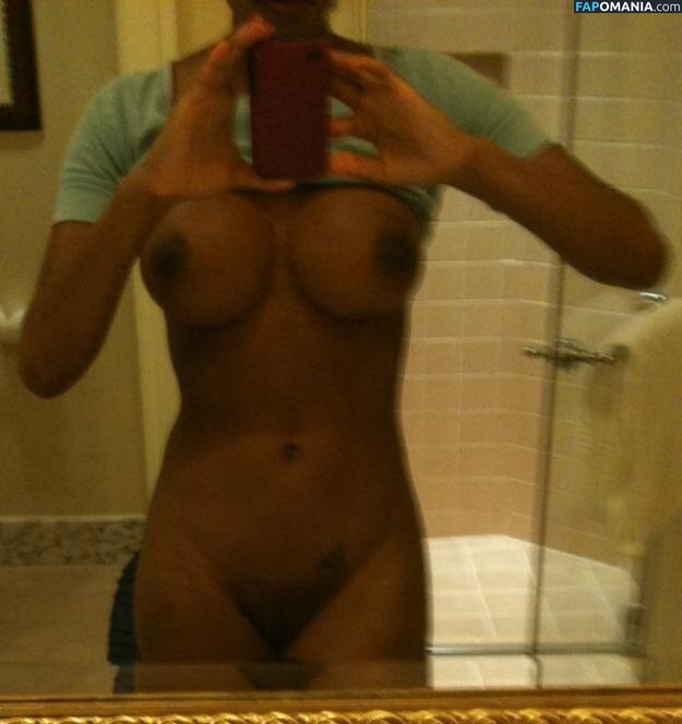 Brandi Rhodes Nude Leaked Photo #3