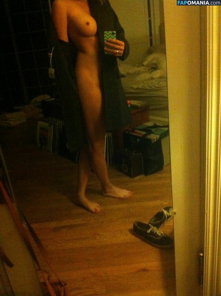 Brie Larson Nude Leaked Photo #11