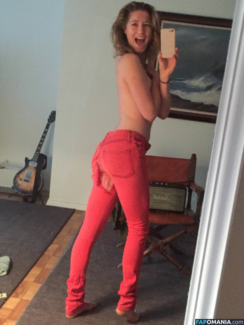 Caitlin Gerard Nude Leaked Photo #13