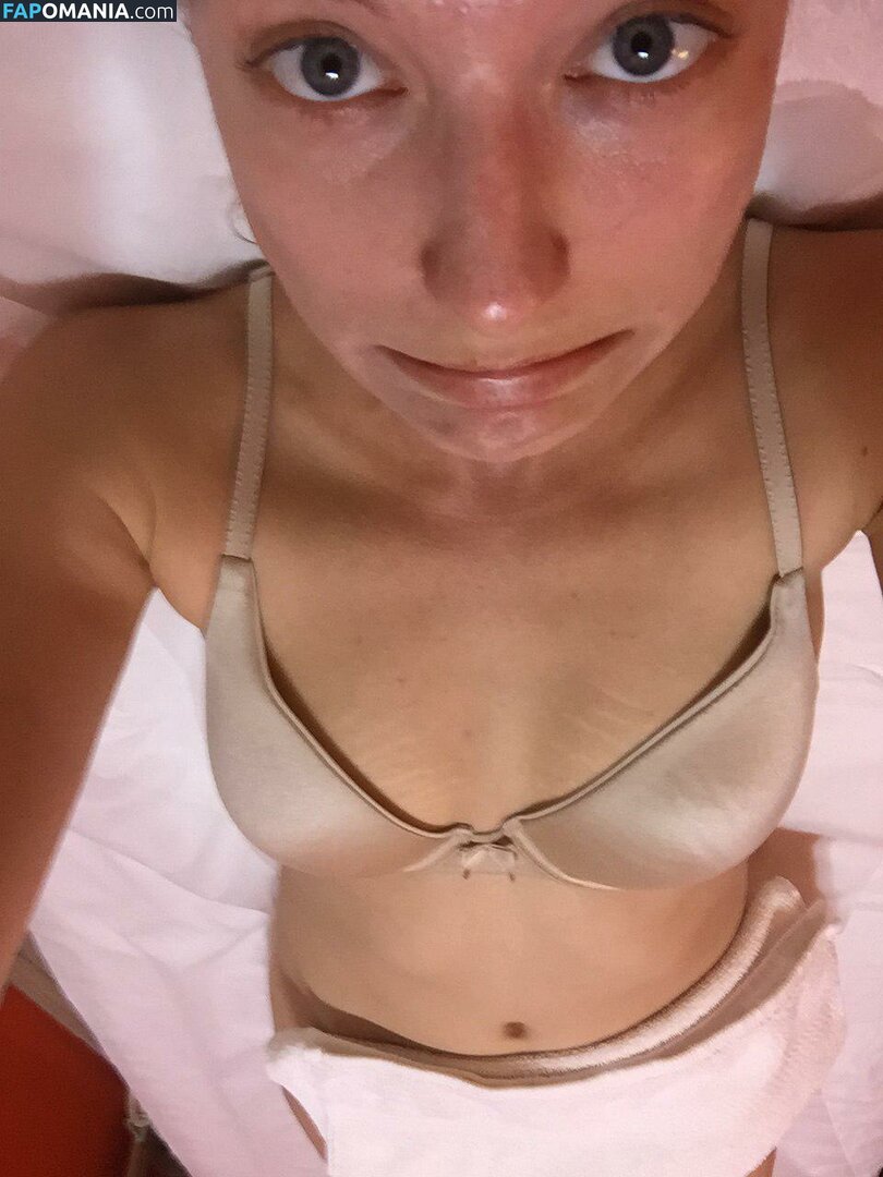 Caitlin Gerard Nude Leaked Photo #19