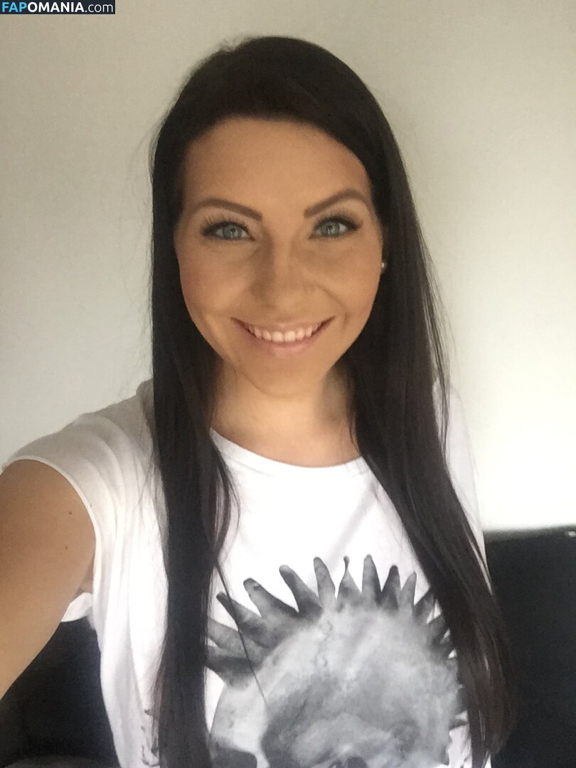 Carina Schwarz Nude Leaked Photo #138