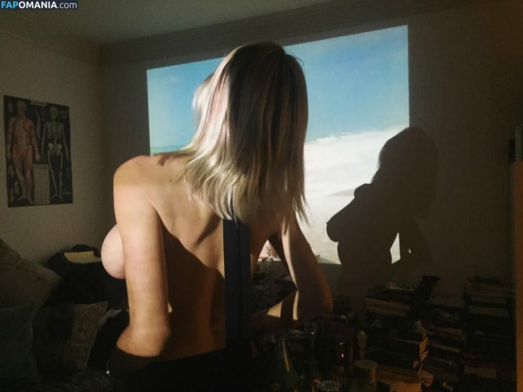 Caroline Vreeland Nude Leaked Photo #10