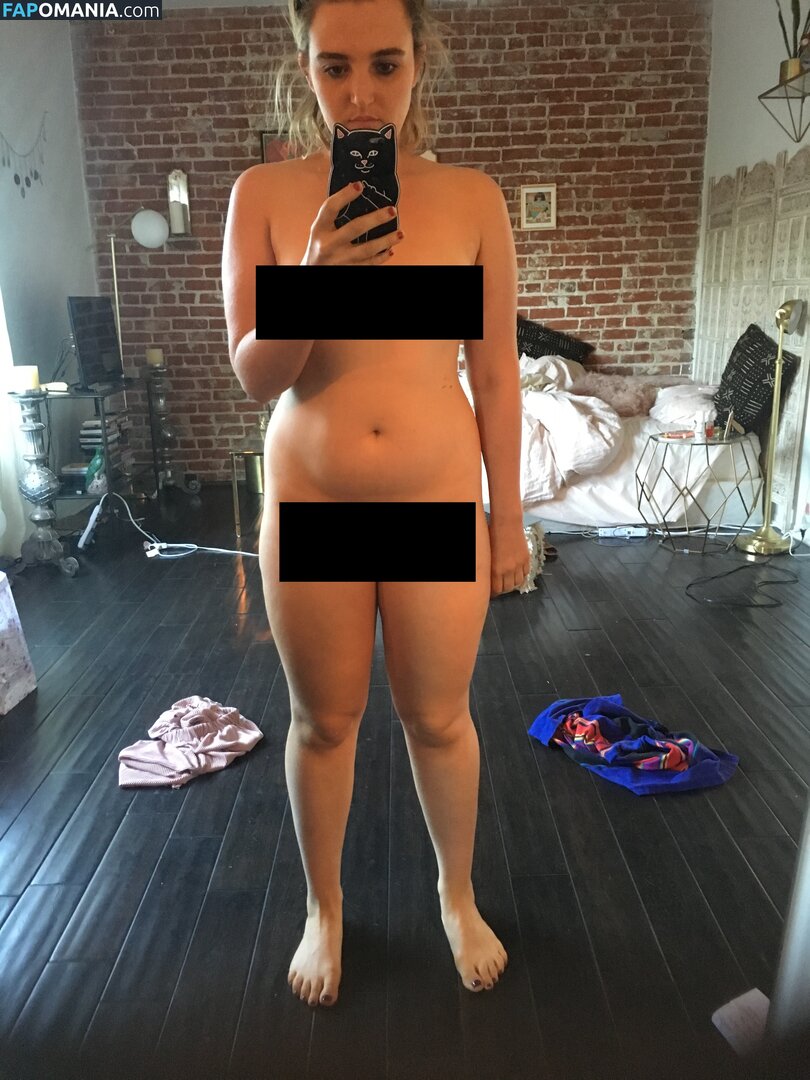 Chloe Fineman Nude Leaked Photo #3