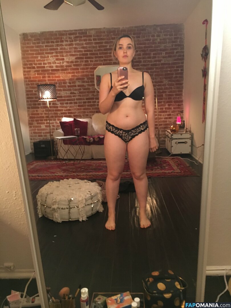 Chloe Fineman Nude Leaked Photo #43