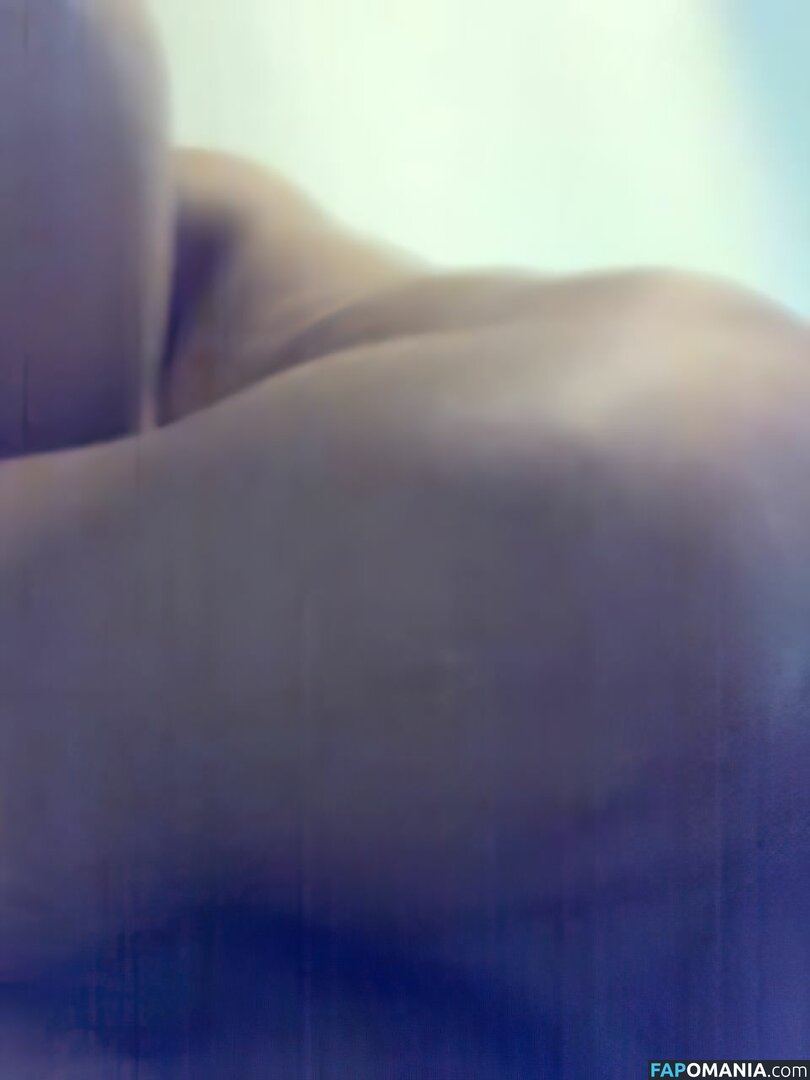 Cut Tari Nude Leaked Photo #30