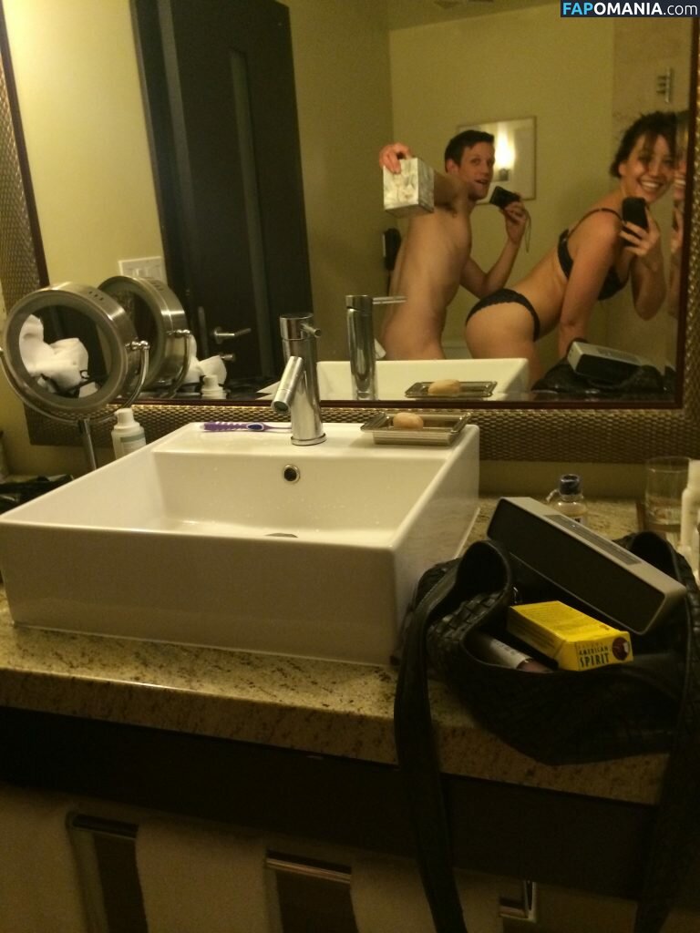 Daisy Lowe Nude Leaked Photo #9