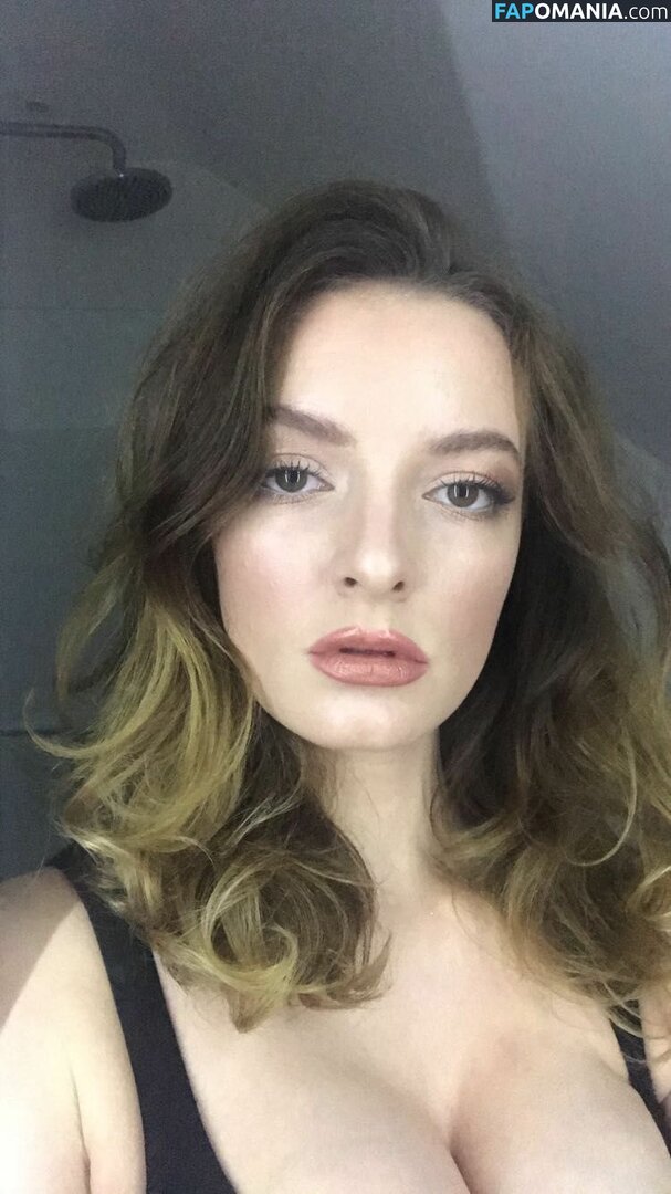 Dakota Blue Richards Nude Leaked Photo #7