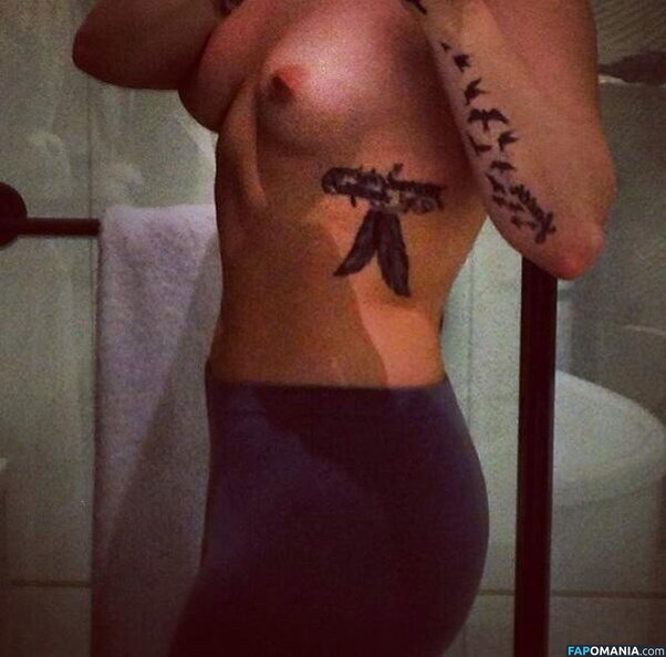 Demi Lovato Nude Leaked Photo #1