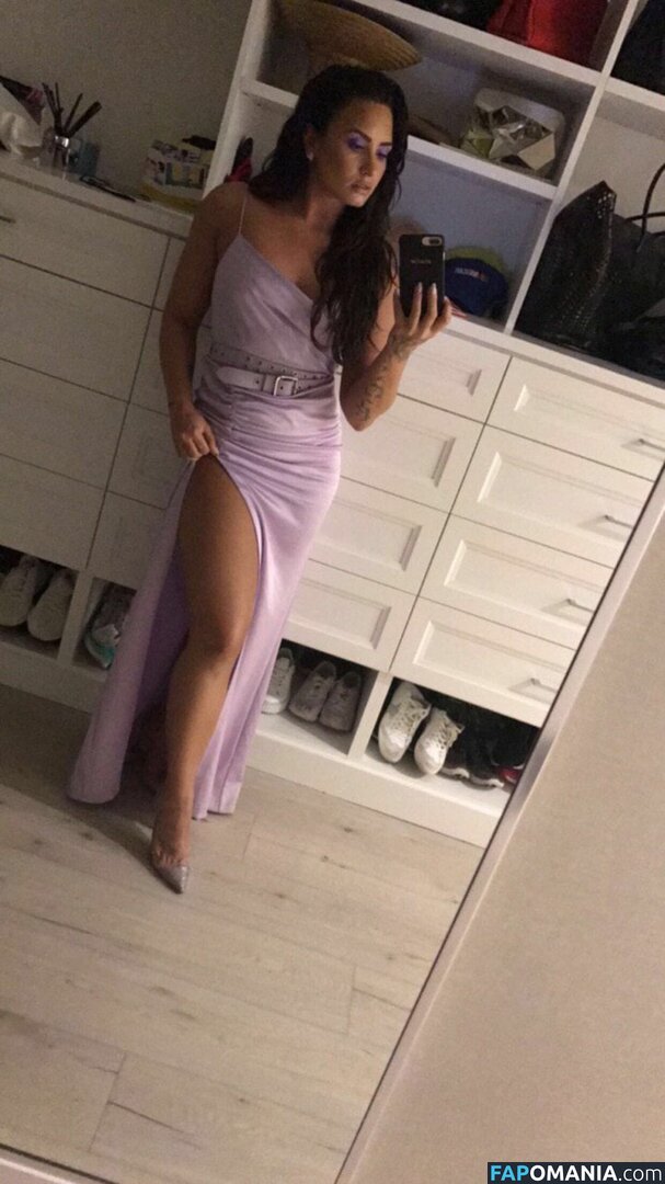 Demi Lovato Nude Leaked Photo #35