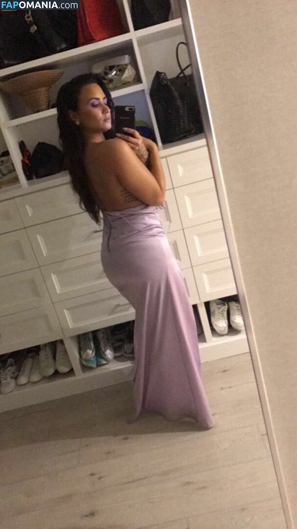 Demi Lovato Nude Leaked Photo #36