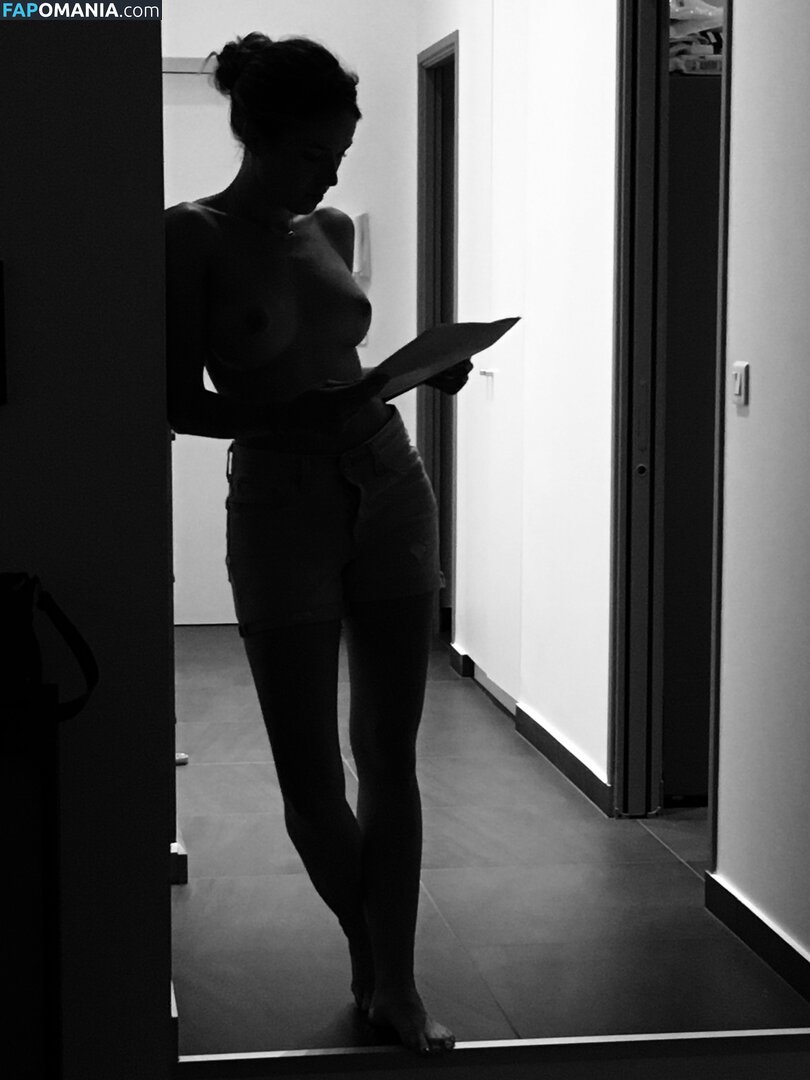Elodie Fontan Nude Leaked Photo #11