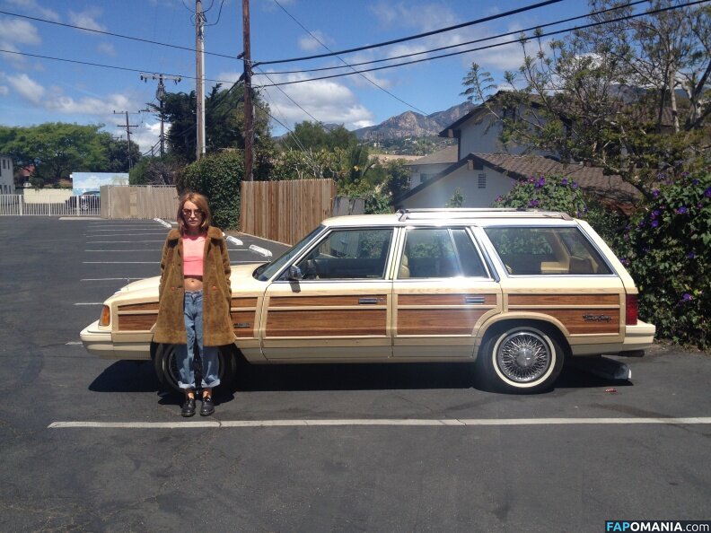 Emily Browning Nude Leaked Photo #25