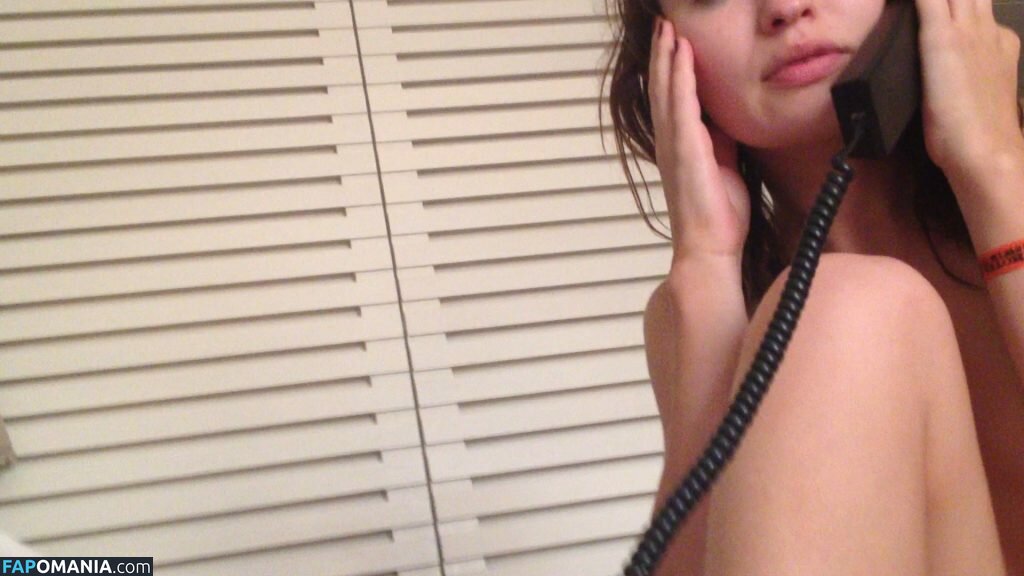 Emily Browning Nude Leaked Photo #40