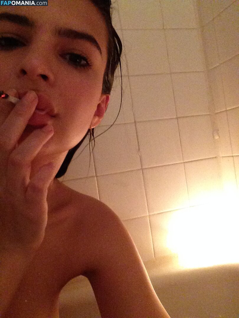 Emily Ratajkowski Nude Leaked Photo #49