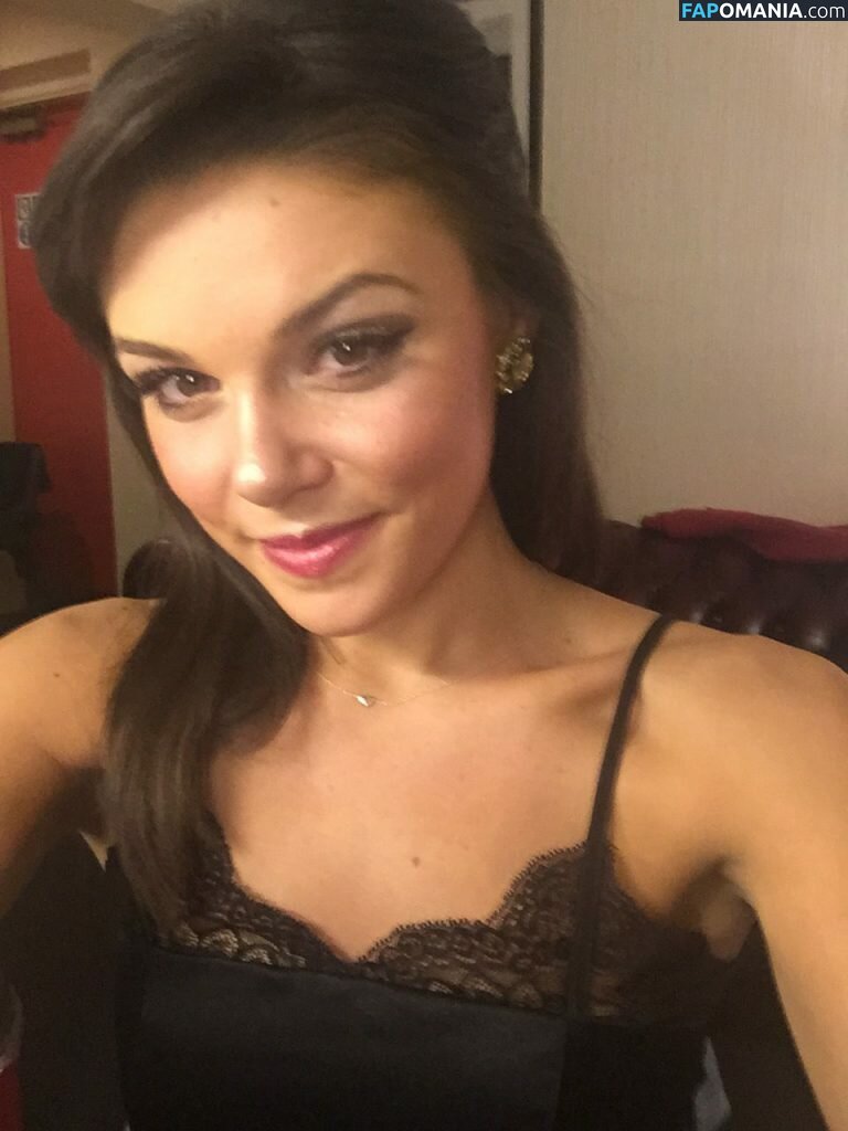 Faye Brookes Nude Leaked Photo #9