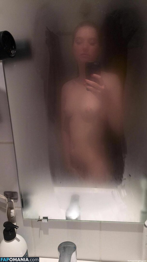 Fleur Geffrier Nude Leaked Photo #25