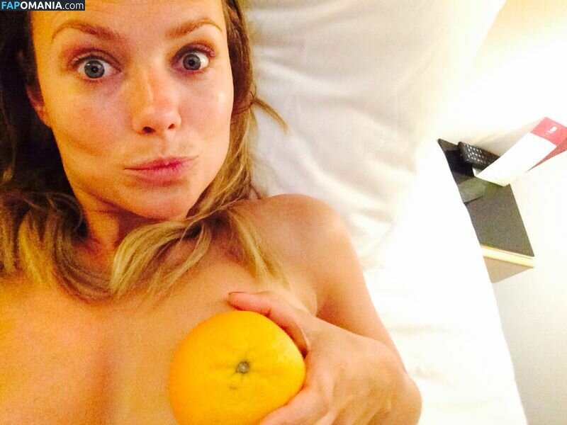 Gigi Ravelli Nude Leaked Photo #19