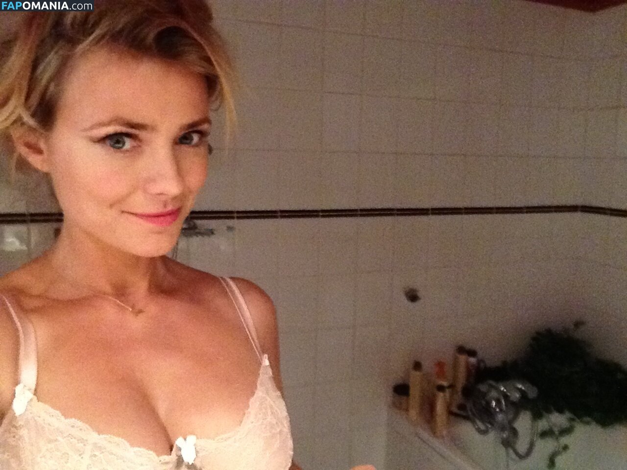 Gigi Ravelli Nude Leaked Photo #73
