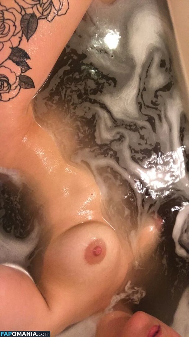 Hannah Schewel Nude Leaked Photo #31