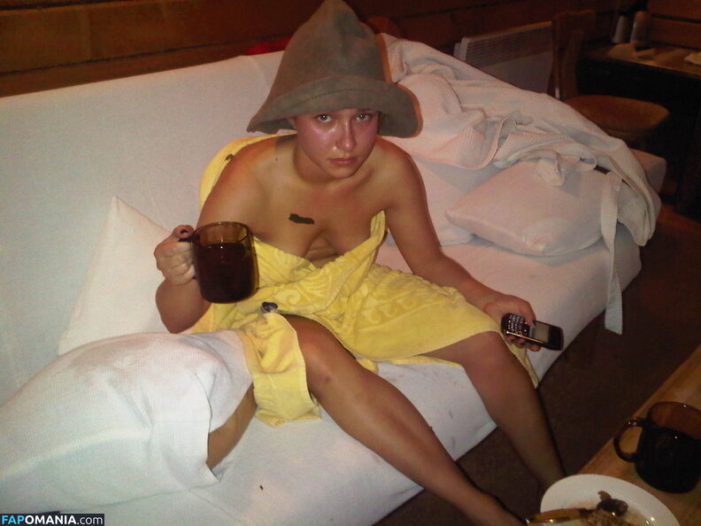 Hayden Panettiere Nude Leaked Photo #51