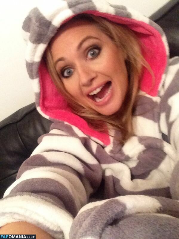 Hayley McQueen Nude Leaked Photo #6 - Fapomania.