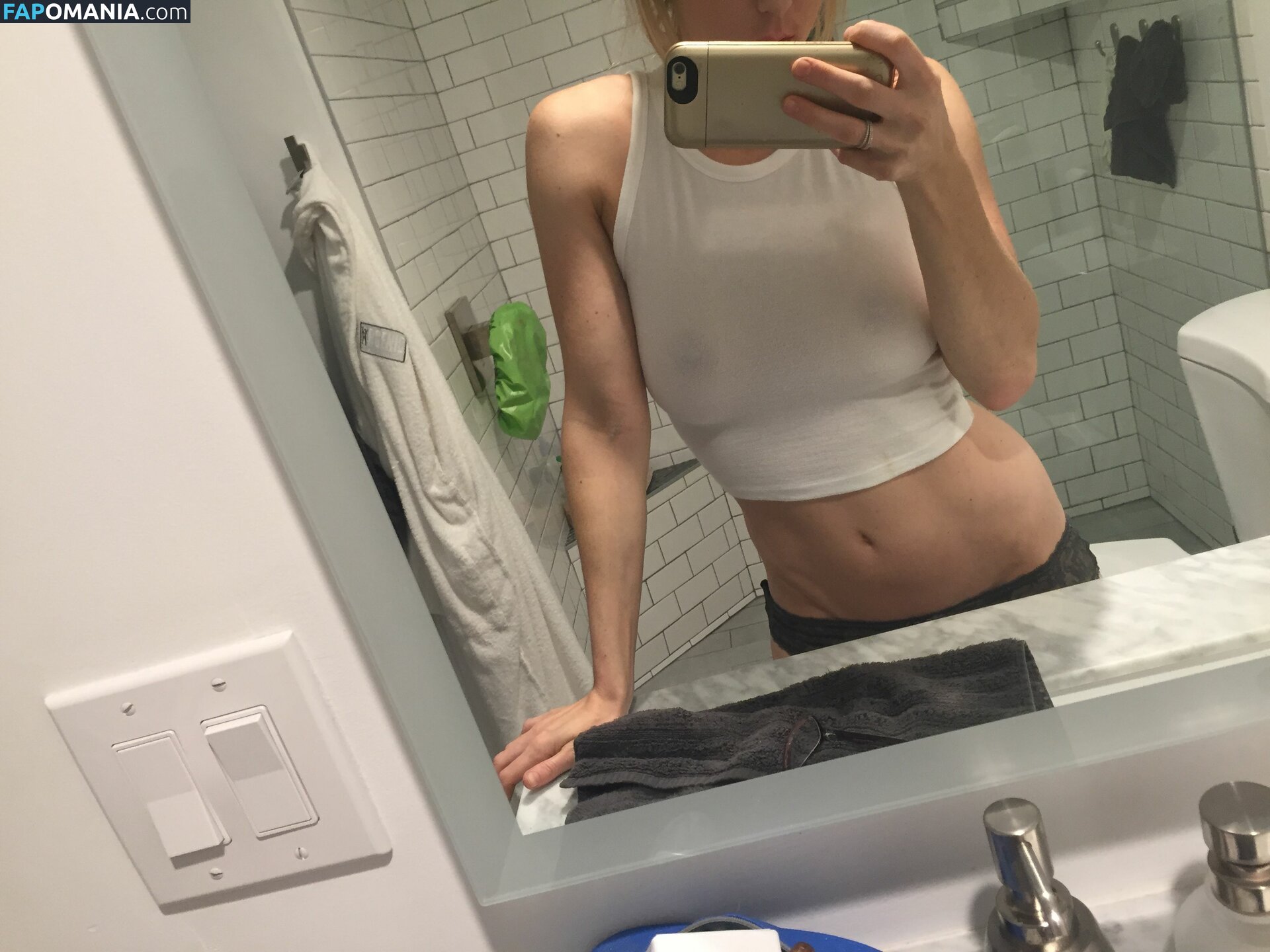 Iliza Shlesinger Nude Leaked Photo #26