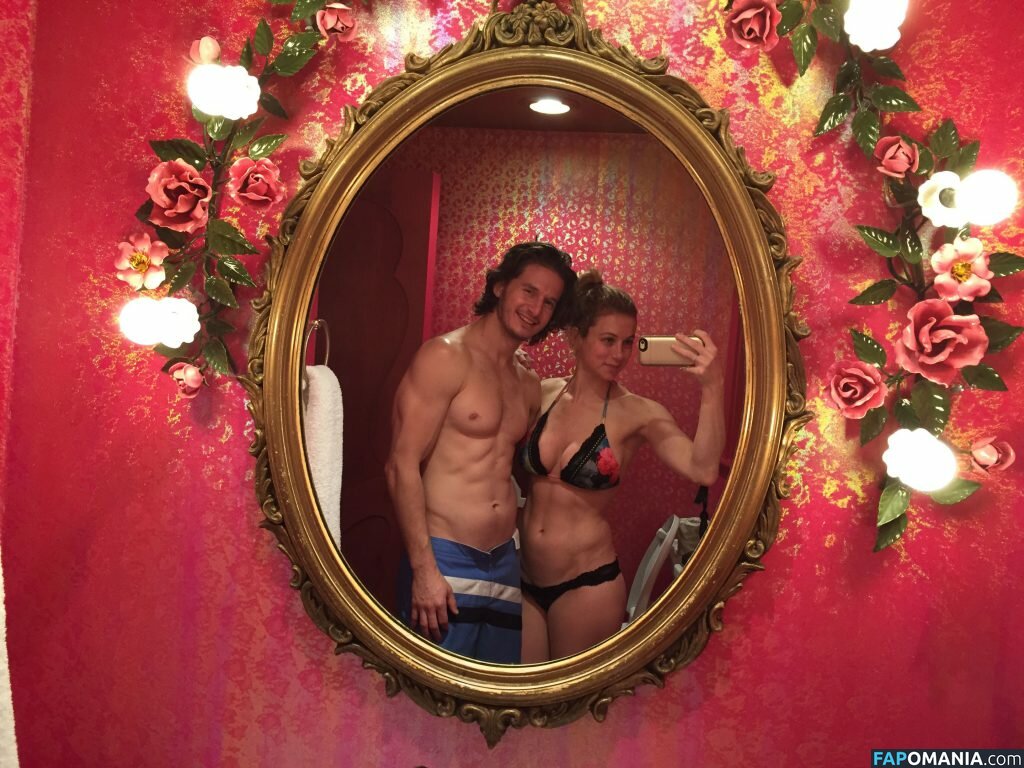Iliza Shlesinger Nude Leaked Photo #29