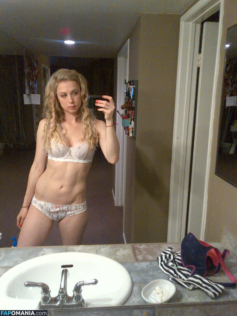 Iliza Shlesinger Nude Leaked Photo #60