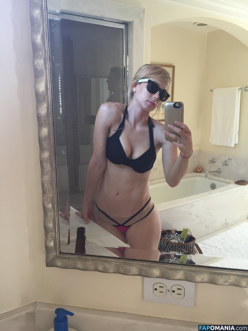 Iliza Shlesinger Nude Leaked Photo #123