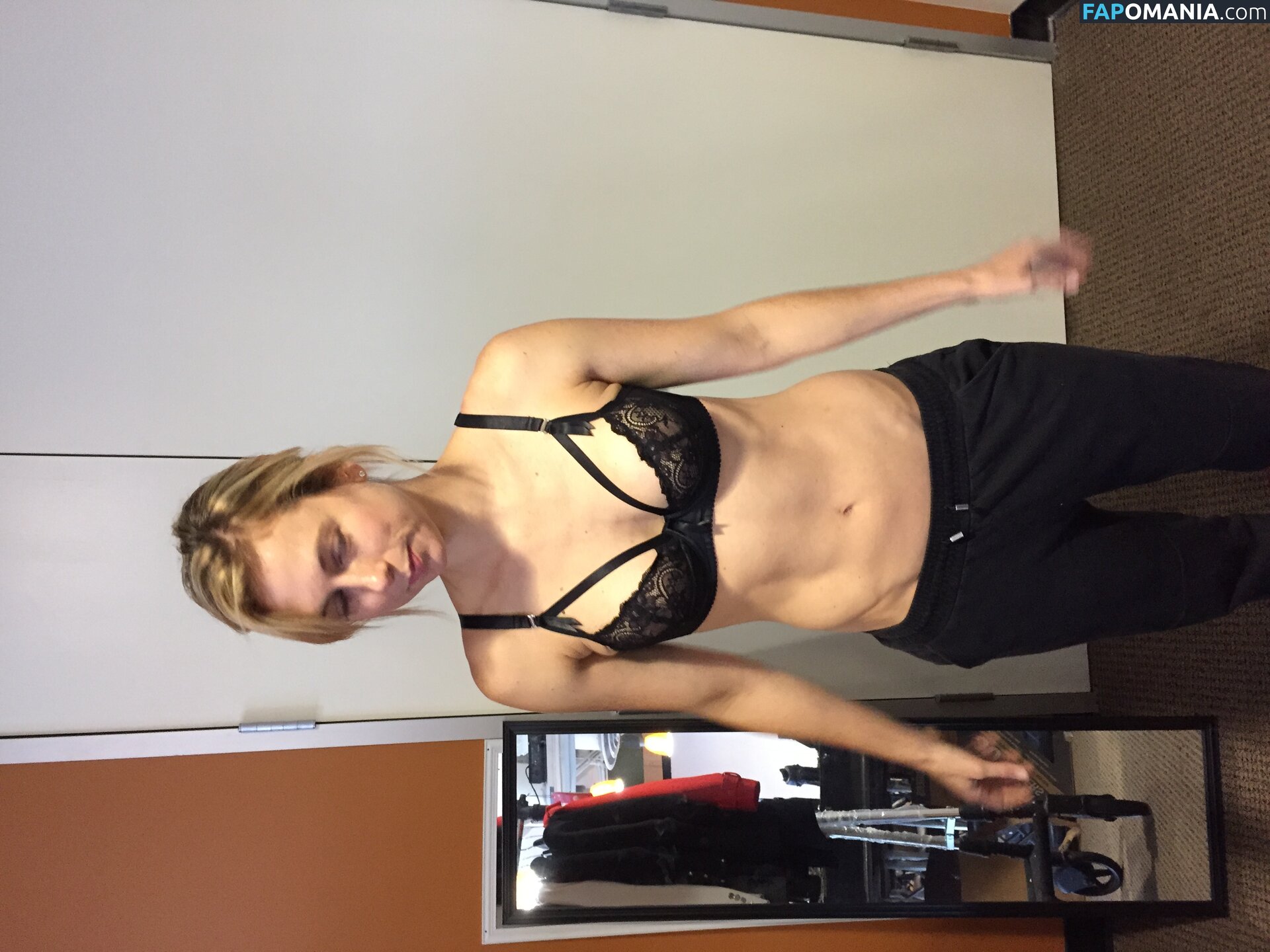 Iliza Shlesinger Nude Leaked Photo #147