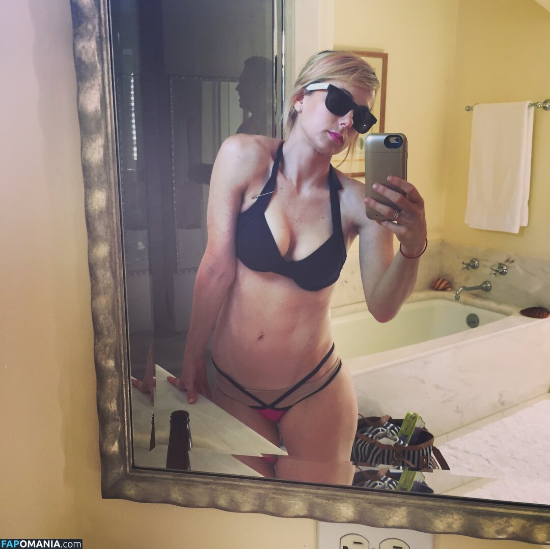 Iliza Shlesinger Nude Leaked Photo #180