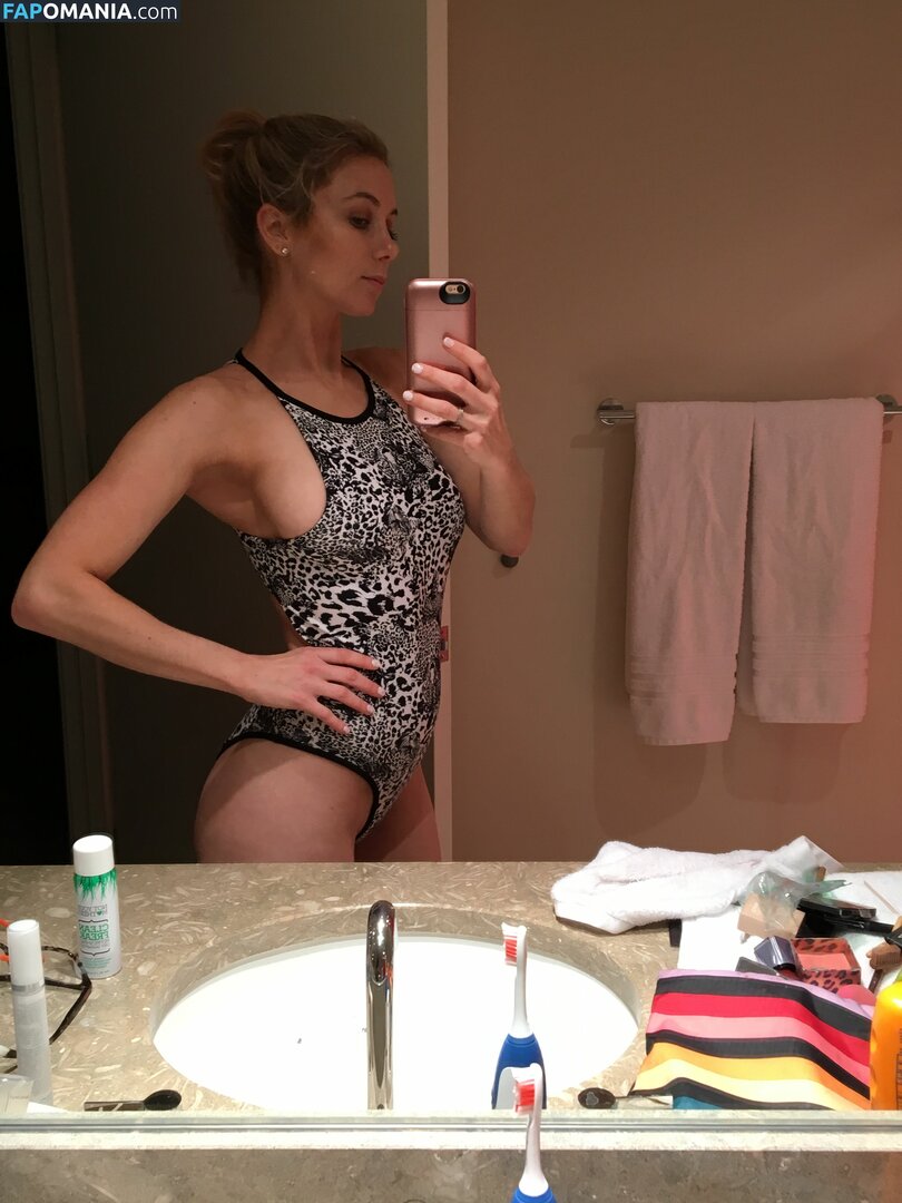 Iliza Shlesinger Nude Leaked Photo #188