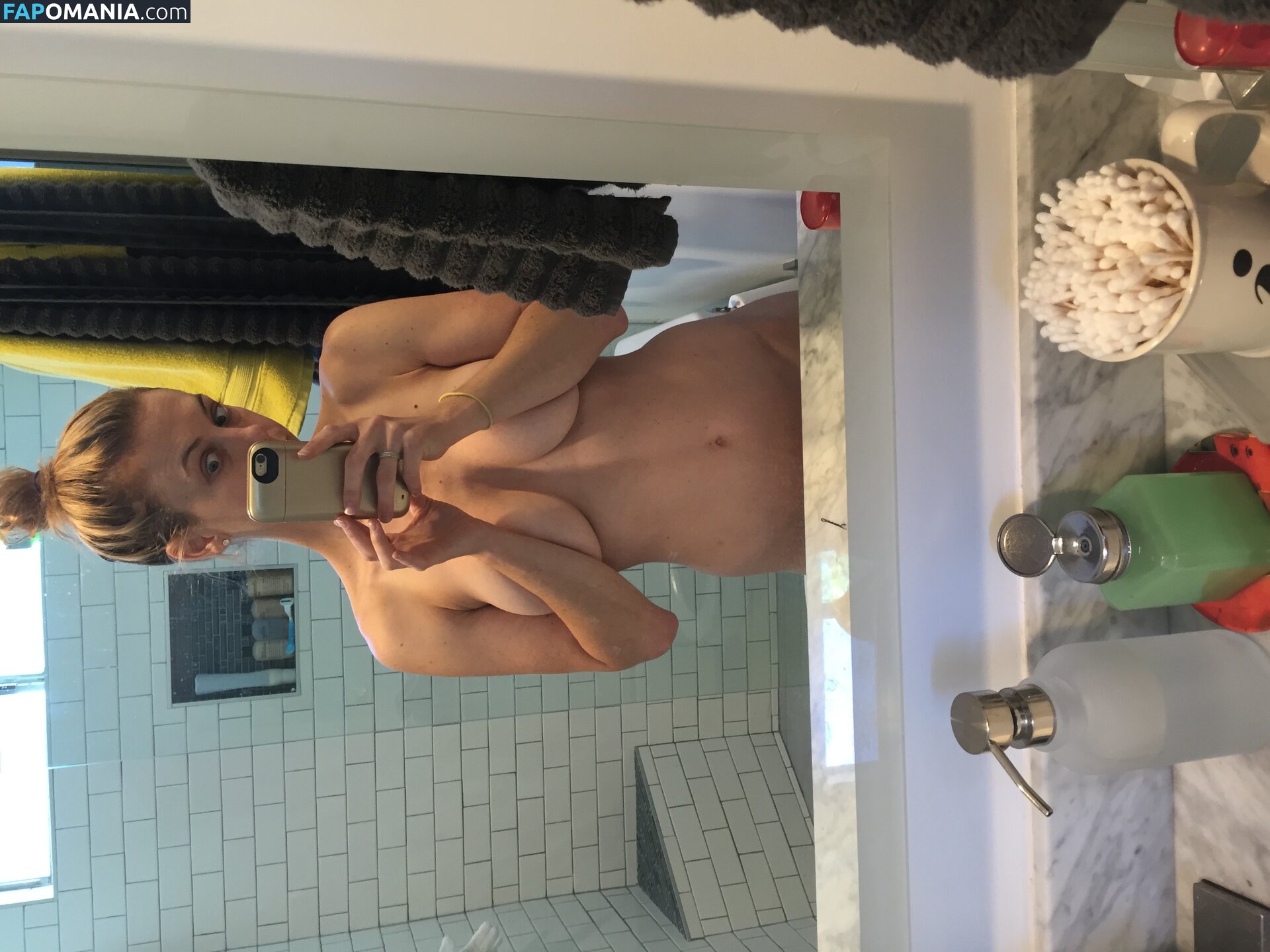 Iliza Shlesinger Nude Leaked Photo #197