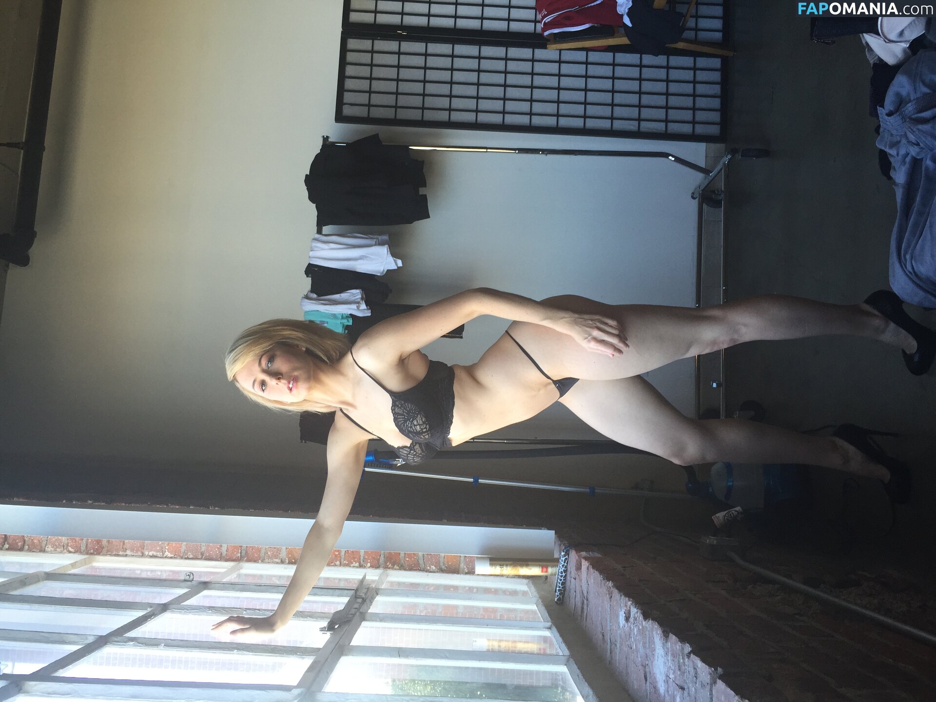 Iliza Shlesinger Nude Leaked Photo #203