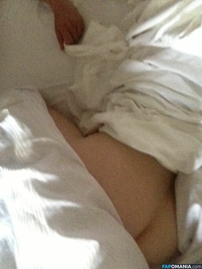 Jane Levy Nude Leaked Photo #28