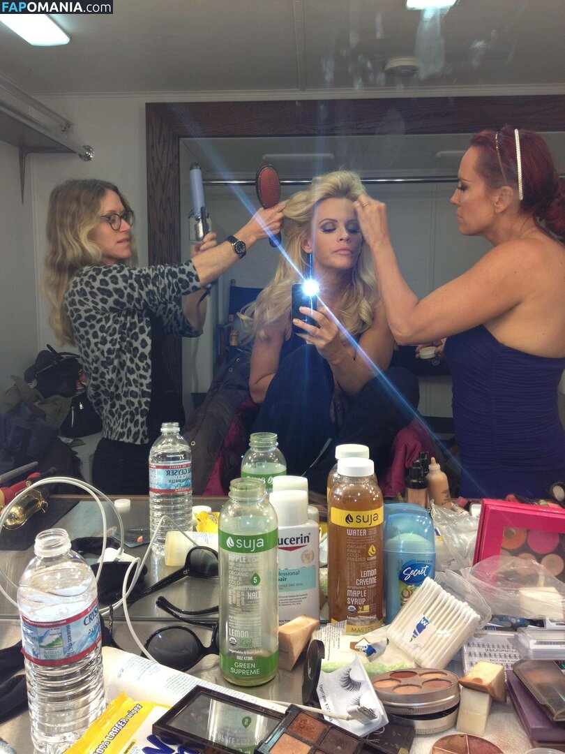 Jenny McCarthy Nude Leaked Photo #2
