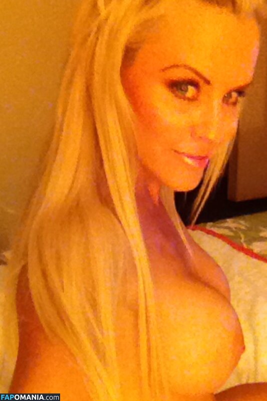 Jenny McCarthy Nude Leaked Photo #7