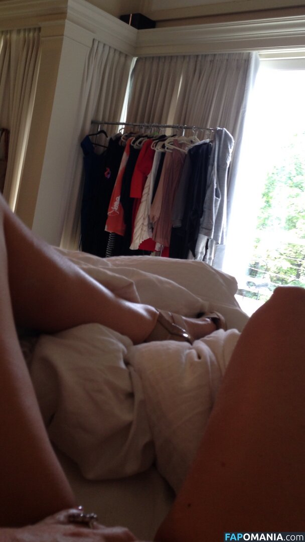 Jenny McCarthy Nude Leaked Photo #8